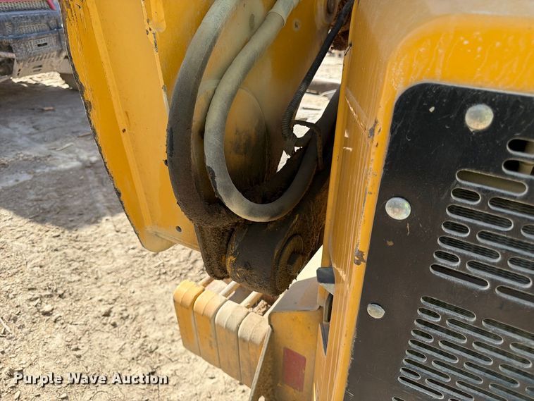 image for item FK3858 2009 John Deere 325 skid steer loader