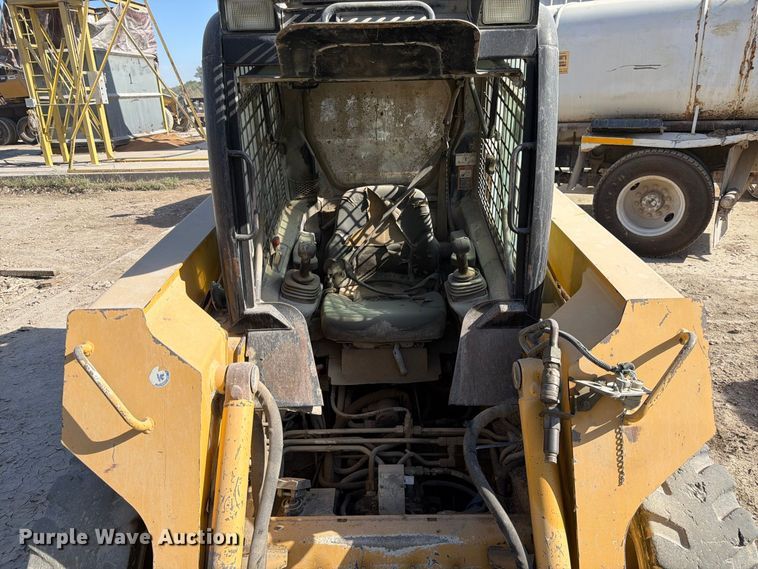 image for item FK3858 2009 John Deere 325 skid steer loader