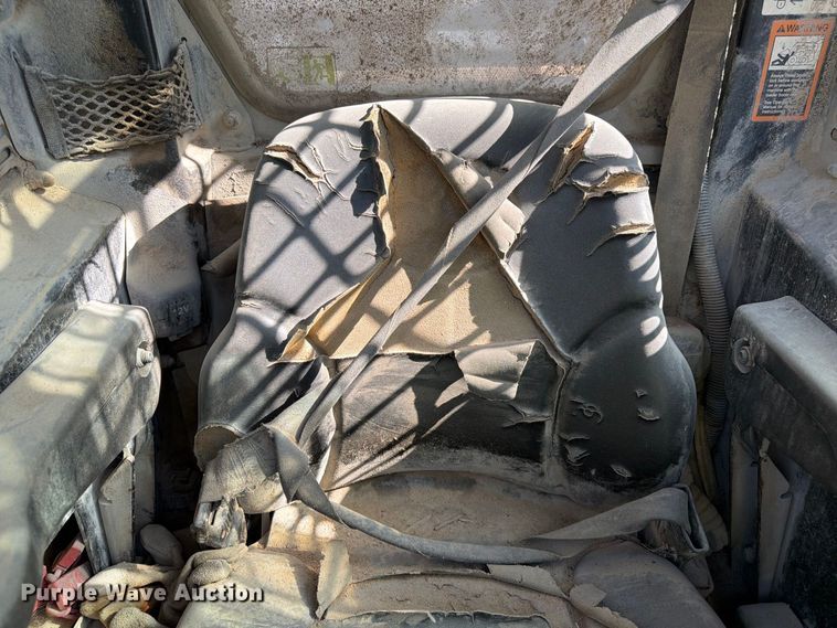 image for item FK3858 2009 John Deere 325 skid steer loader