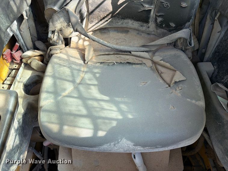 image for item FK3858 2009 John Deere 325 skid steer loader