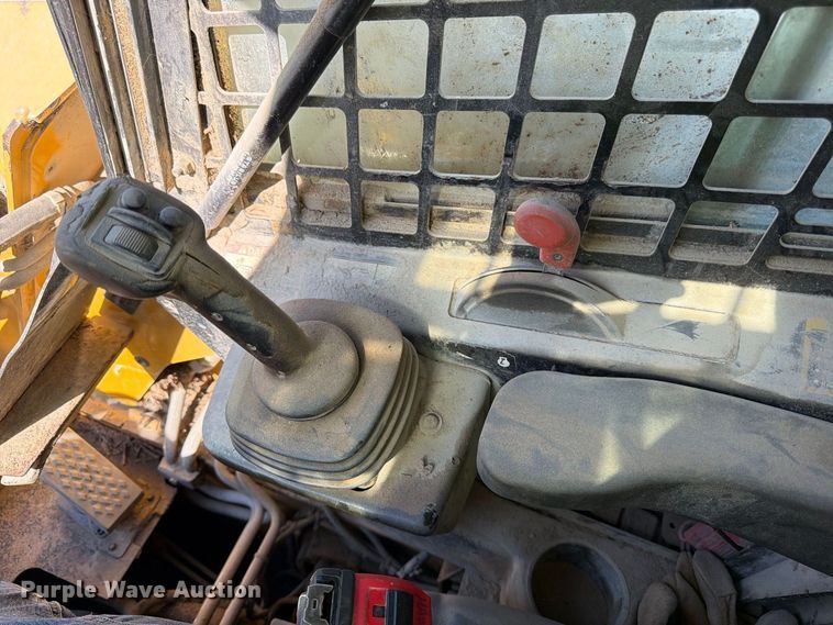image for item FK3858 2009 John Deere 325 skid steer loader