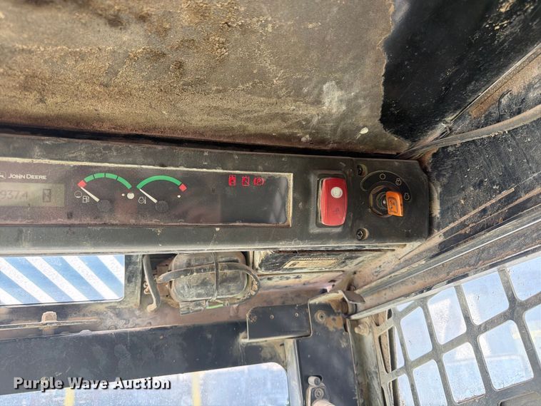 image for item FK3858 2009 John Deere 325 skid steer loader