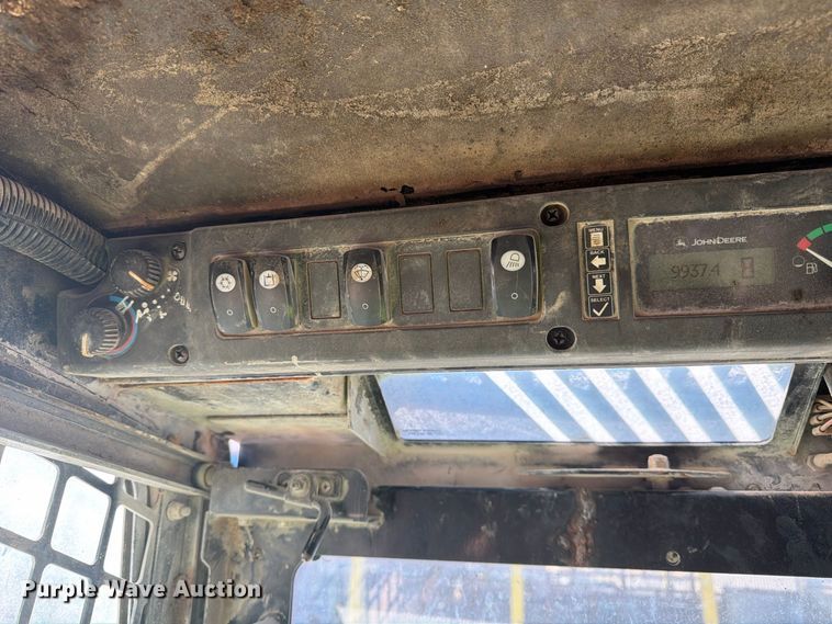 image for item FK3858 2009 John Deere 325 skid steer loader