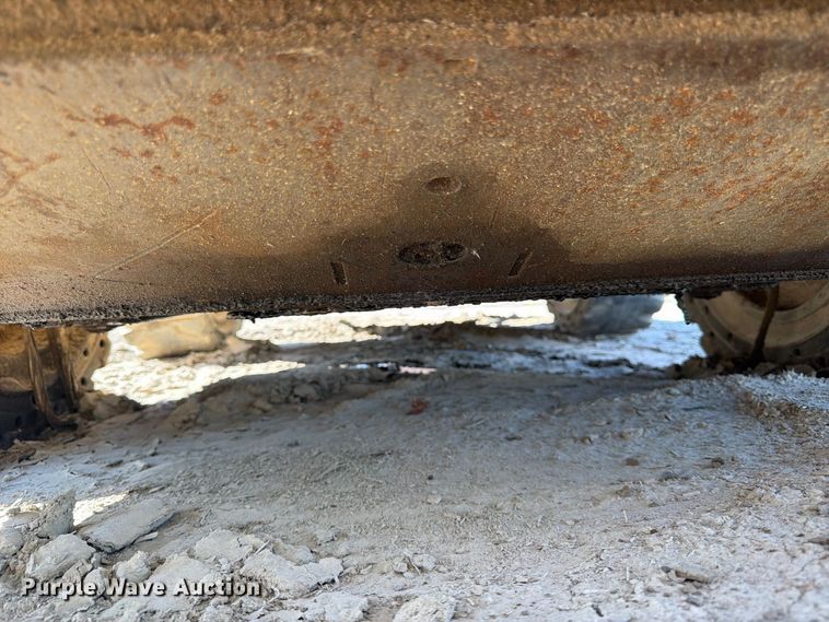 image for item FK3858 2009 John Deere 325 skid steer loader