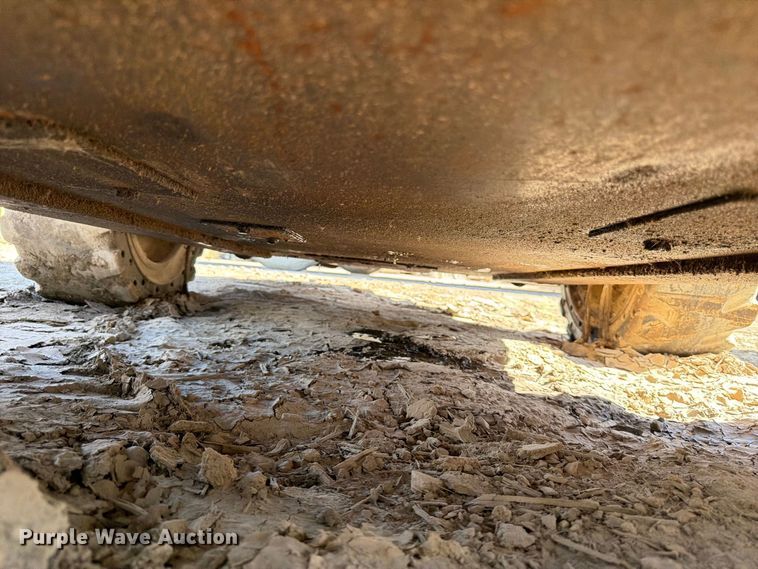 image for item FK3858 2009 John Deere 325 skid steer loader