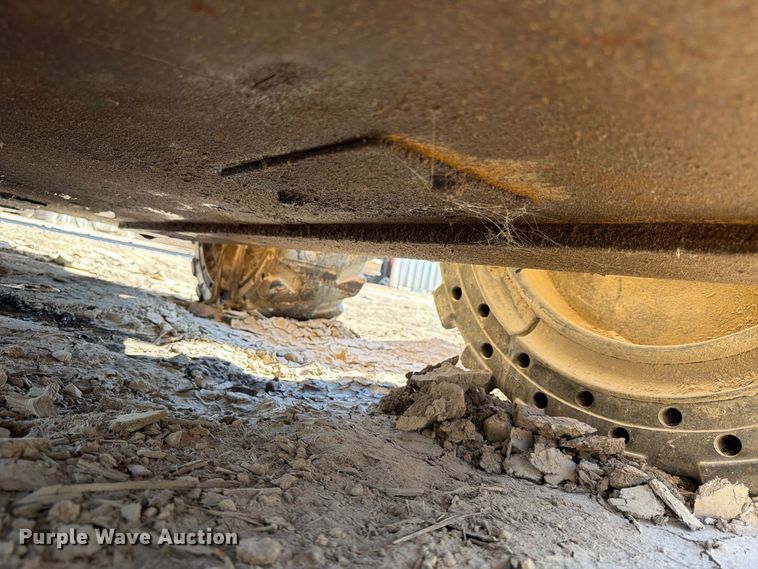 image for item FK3858 2009 John Deere 325 skid steer loader