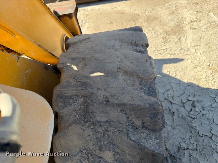 image for item FK3858 2009 John Deere 325 skid steer loader