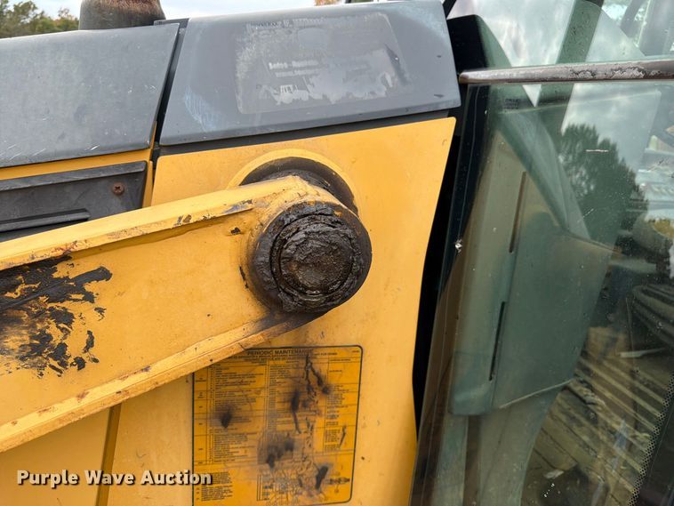 image for item FK3860 2004 John Deere 310SG backhoe