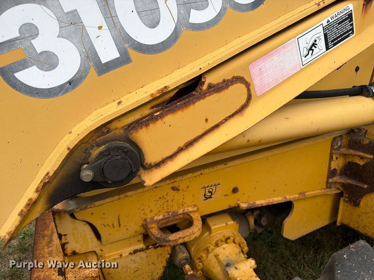 image for item FK3860 2004 John Deere 310SG backhoe