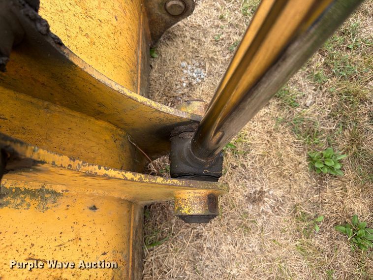 image for item FK3860 2004 John Deere 310SG backhoe