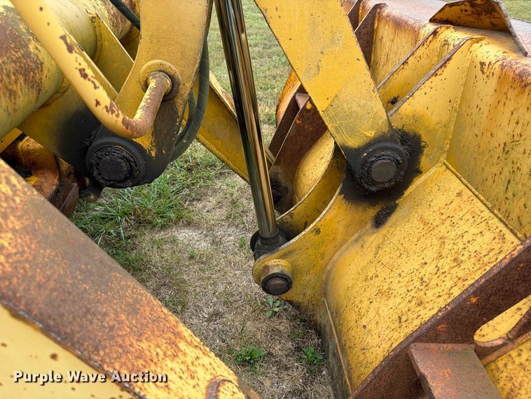 image for item FK3860 2004 John Deere 310SG backhoe
