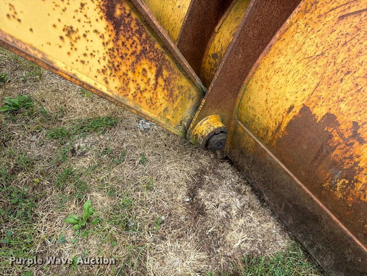 image for item FK3860 2004 John Deere 310SG backhoe