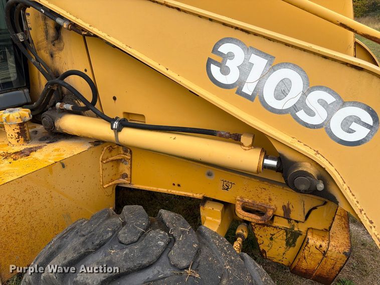 image for item FK3860 2004 John Deere 310SG backhoe