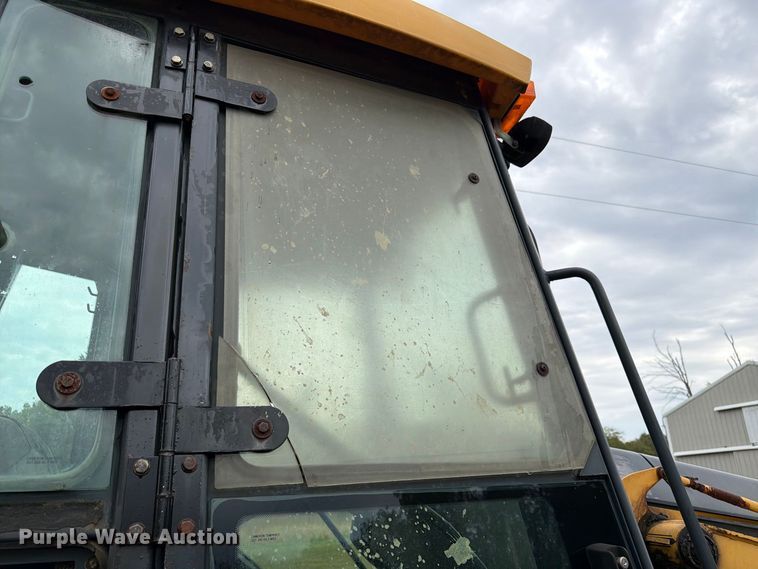 image for item FK3860 2004 John Deere 310SG backhoe