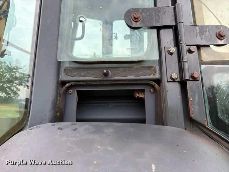 image for item FK3860 2004 John Deere 310SG backhoe