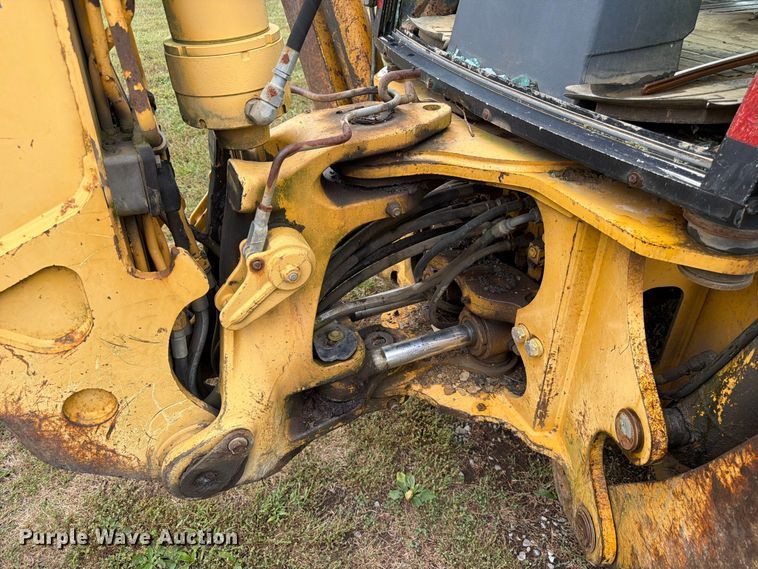 image for item FK3860 2004 John Deere 310SG backhoe