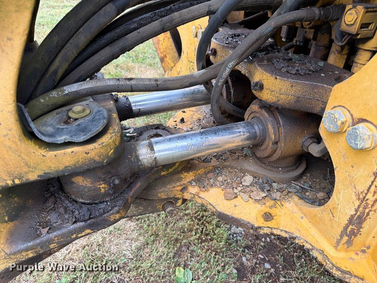 image for item FK3860 2004 John Deere 310SG backhoe