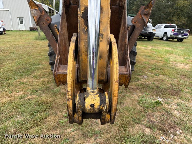 image for item FK3860 2004 John Deere 310SG backhoe