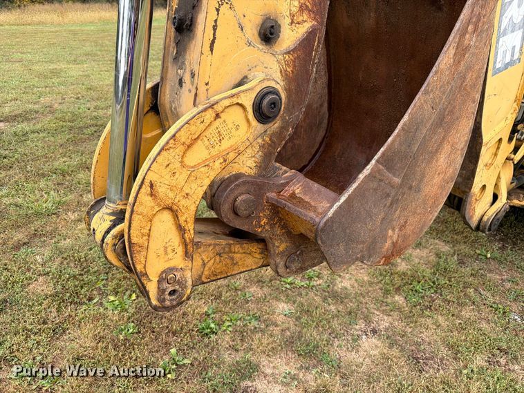 image for item FK3860 2004 John Deere 310SG backhoe