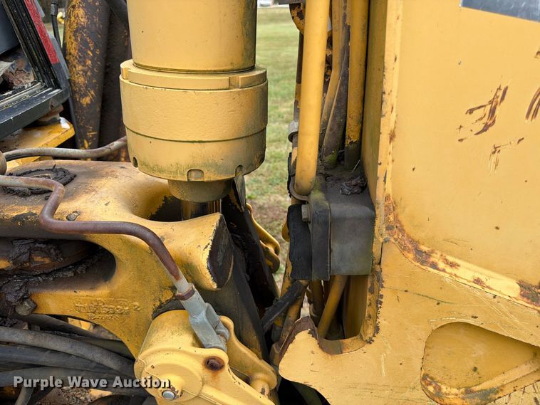 image for item FK3860 2004 John Deere 310SG backhoe