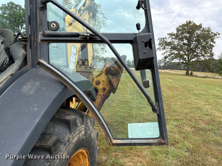 image for item FK3860 2004 John Deere 310SG backhoe