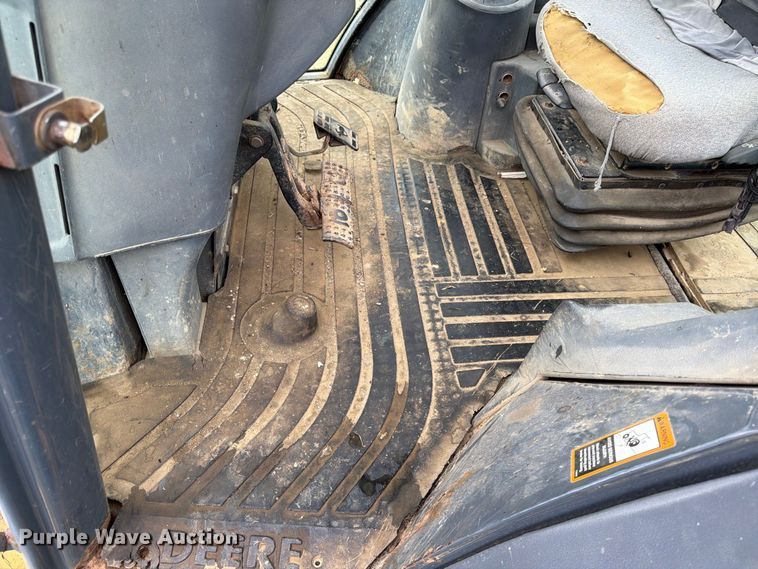 image for item FK3860 2004 John Deere 310SG backhoe