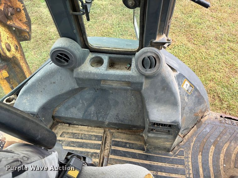image for item FK3860 2004 John Deere 310SG backhoe