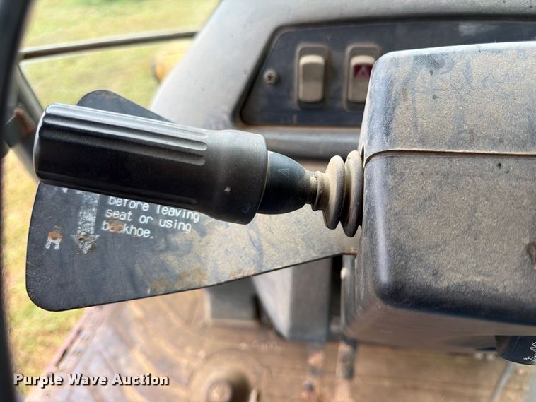 image for item FK3860 2004 John Deere 310SG backhoe