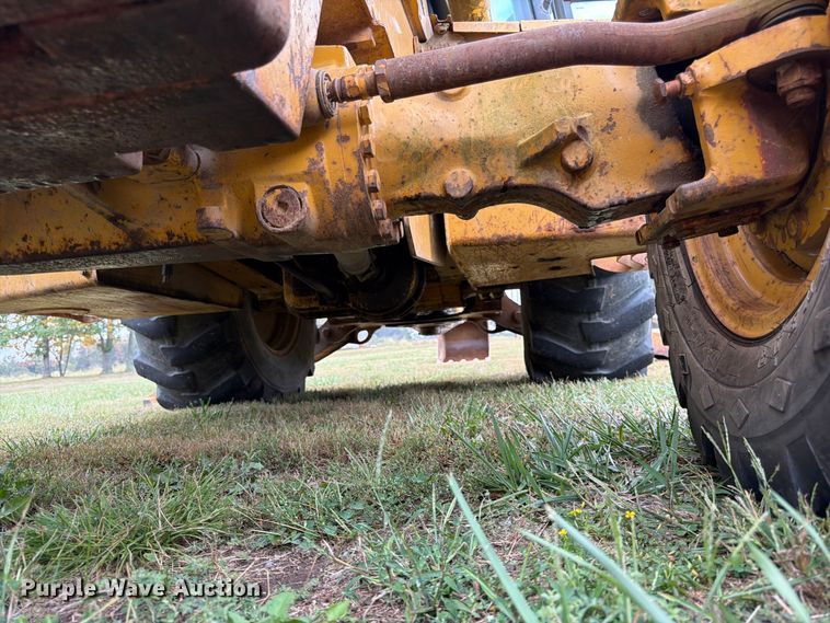 image for item FK3860 2004 John Deere 310SG backhoe