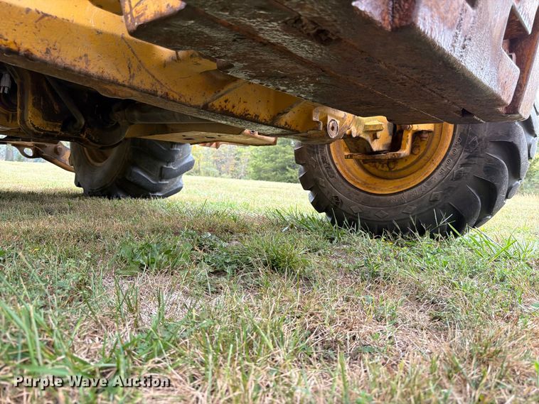 image for item FK3860 2004 John Deere 310SG backhoe