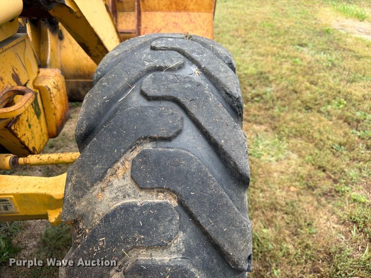 image for item FK3860 2004 John Deere 310SG backhoe