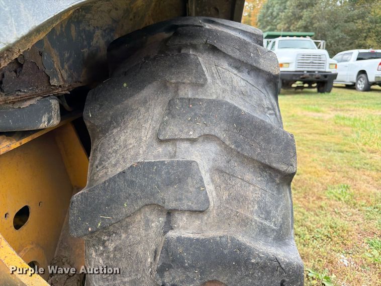 image for item FK3860 2004 John Deere 310SG backhoe
