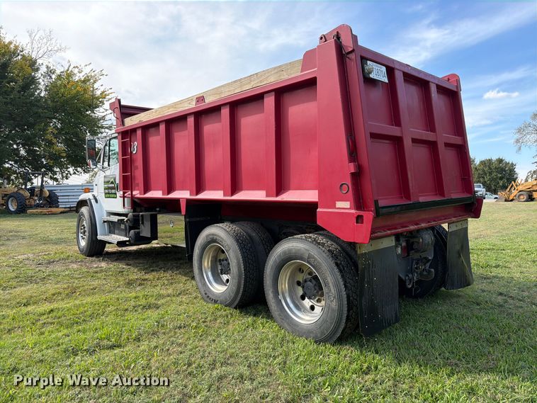 image for item FK3957 2000 Freightliner FL80 dump truck
