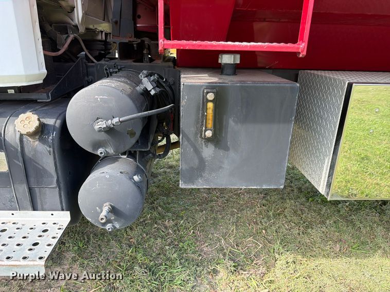 image for item FK3957 2000 Freightliner FL80 dump truck