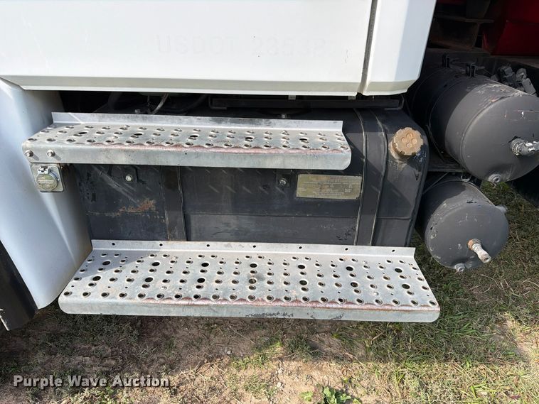 image for item FK3957 2000 Freightliner FL80 dump truck