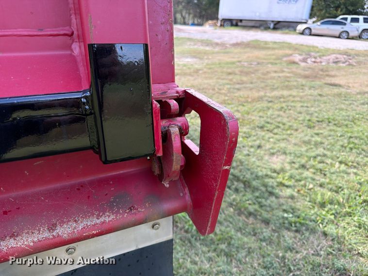 image for item FK3957 2000 Freightliner FL80 dump truck