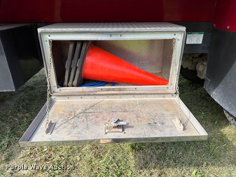 image for item FK3957 2000 Freightliner FL80 dump truck