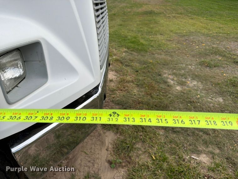 image for item FK3957 2000 Freightliner FL80 dump truck