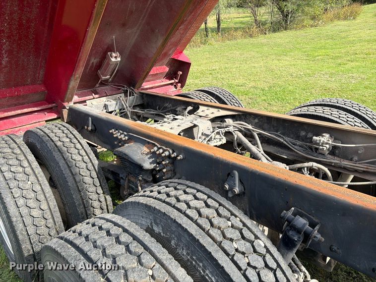 image for item FK3957 2000 Freightliner FL80 dump truck