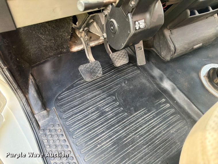 image for item FK3957 2000 Freightliner FL80 dump truck