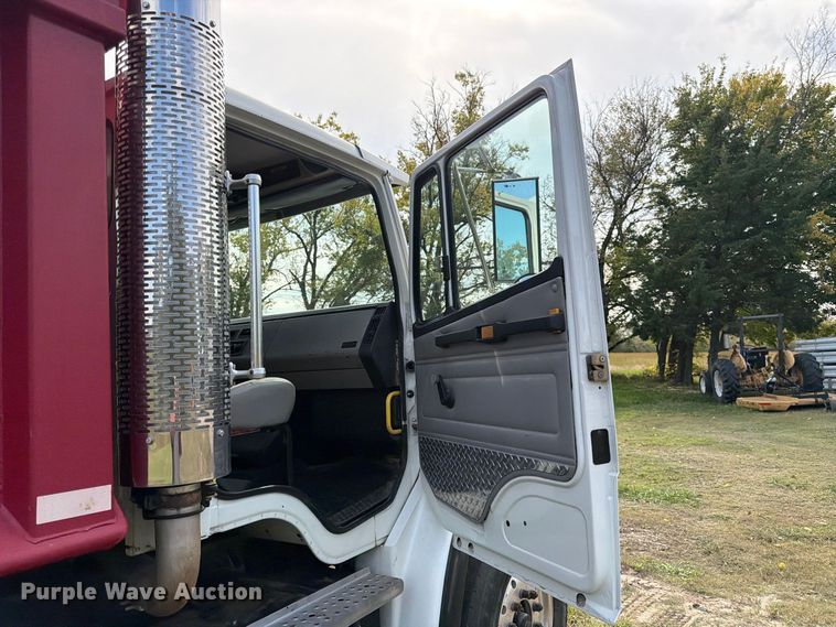 image for item FK3957 2000 Freightliner FL80 dump truck