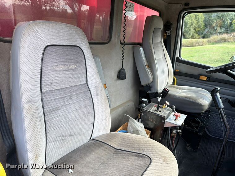 image for item FK3957 2000 Freightliner FL80 dump truck