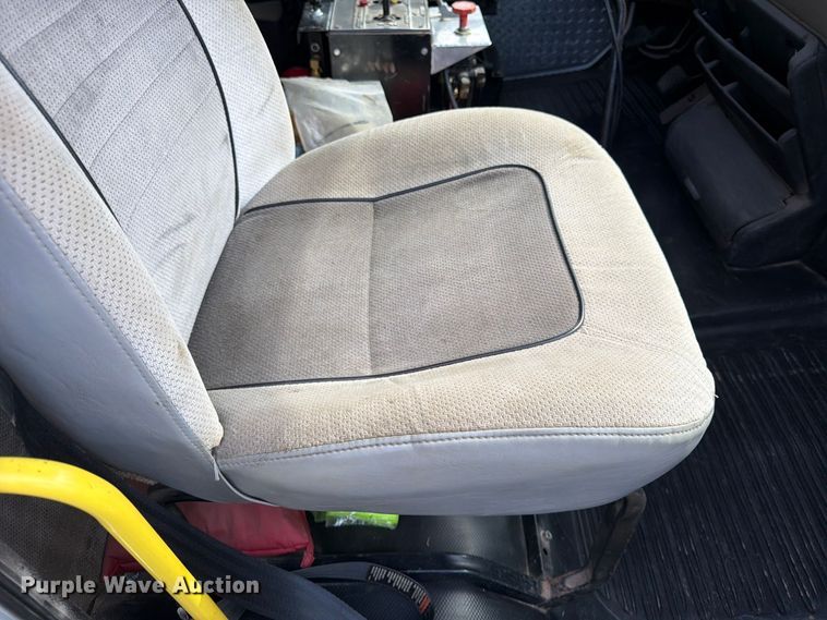 image for item FK3957 2000 Freightliner FL80 dump truck