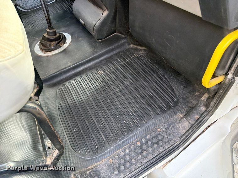 image for item FK3957 2000 Freightliner FL80 dump truck