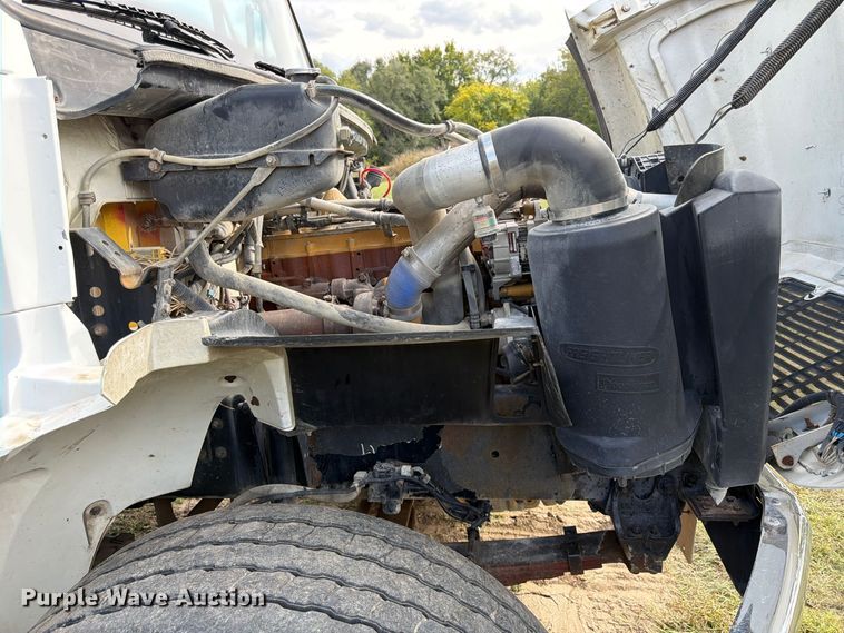 image for item FK3957 2000 Freightliner FL80 dump truck
