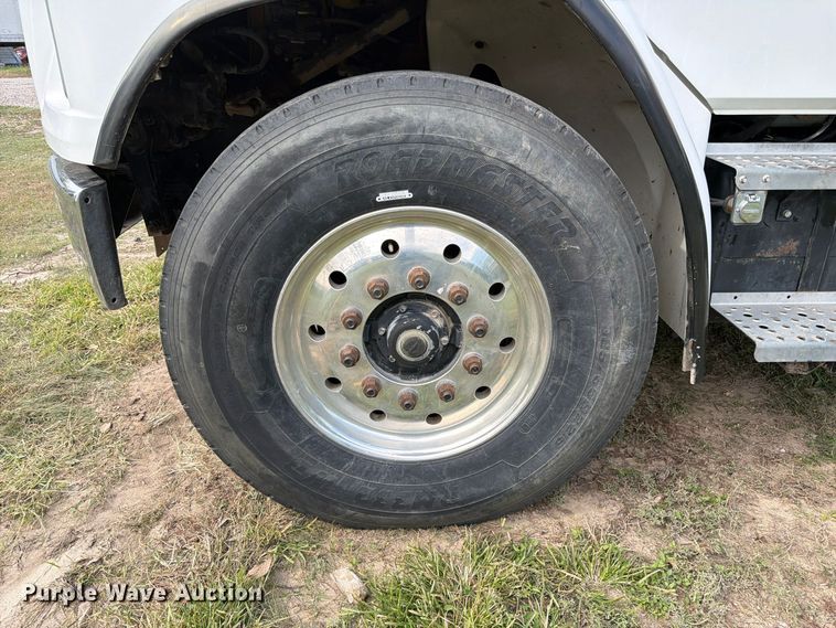 image for item FK3957 2000 Freightliner FL80 dump truck
