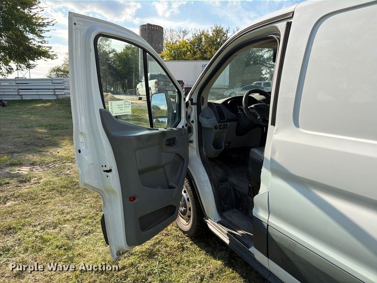 image for item FK3958 2016 Ford Transit 250 delivery van