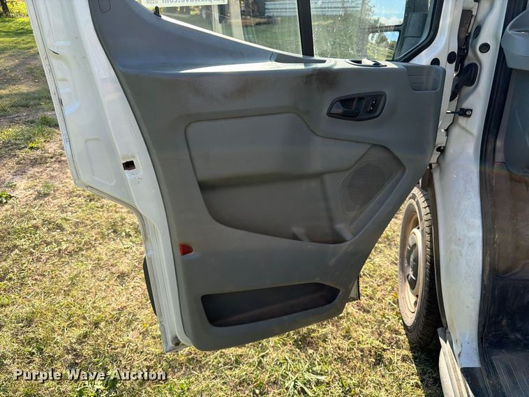 image for item FK3958 2016 Ford Transit 250 delivery van