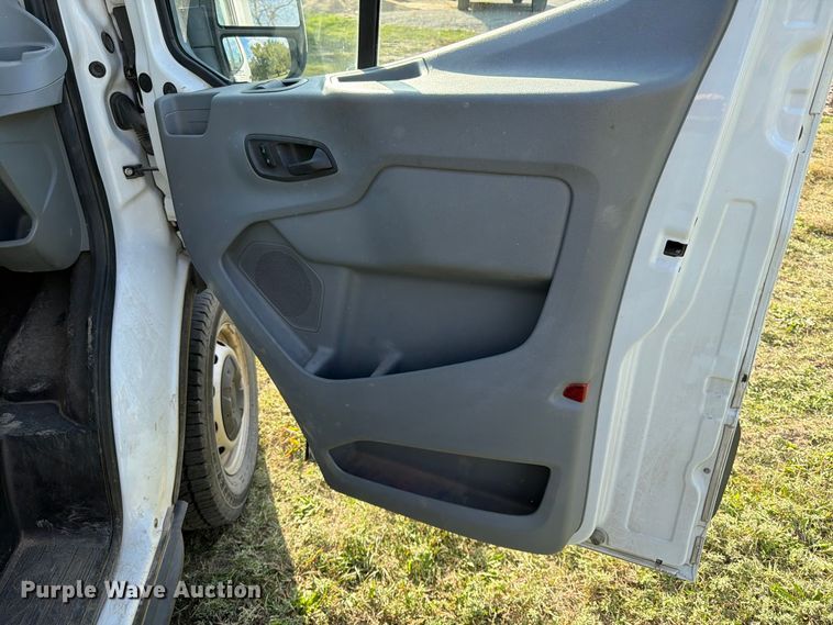 image for item FK3958 2016 Ford Transit 250 delivery van