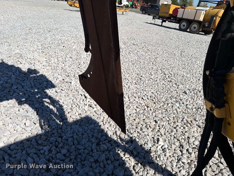 image for item FK4190 2002 Vermeer V8550A cable plow